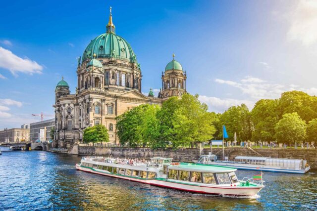 https://conchholidays.com/wp-content/uploads/2018/09/destination-berlin-02-640x427.jpg