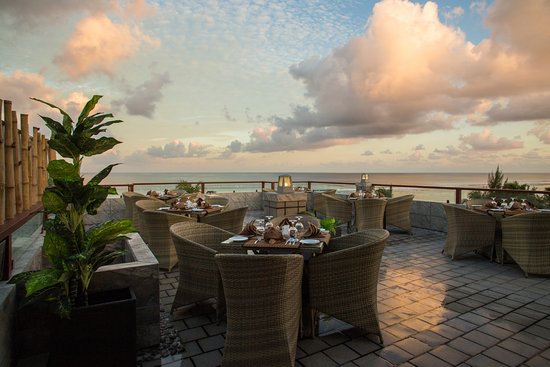 hulhumale-roof-top-dining