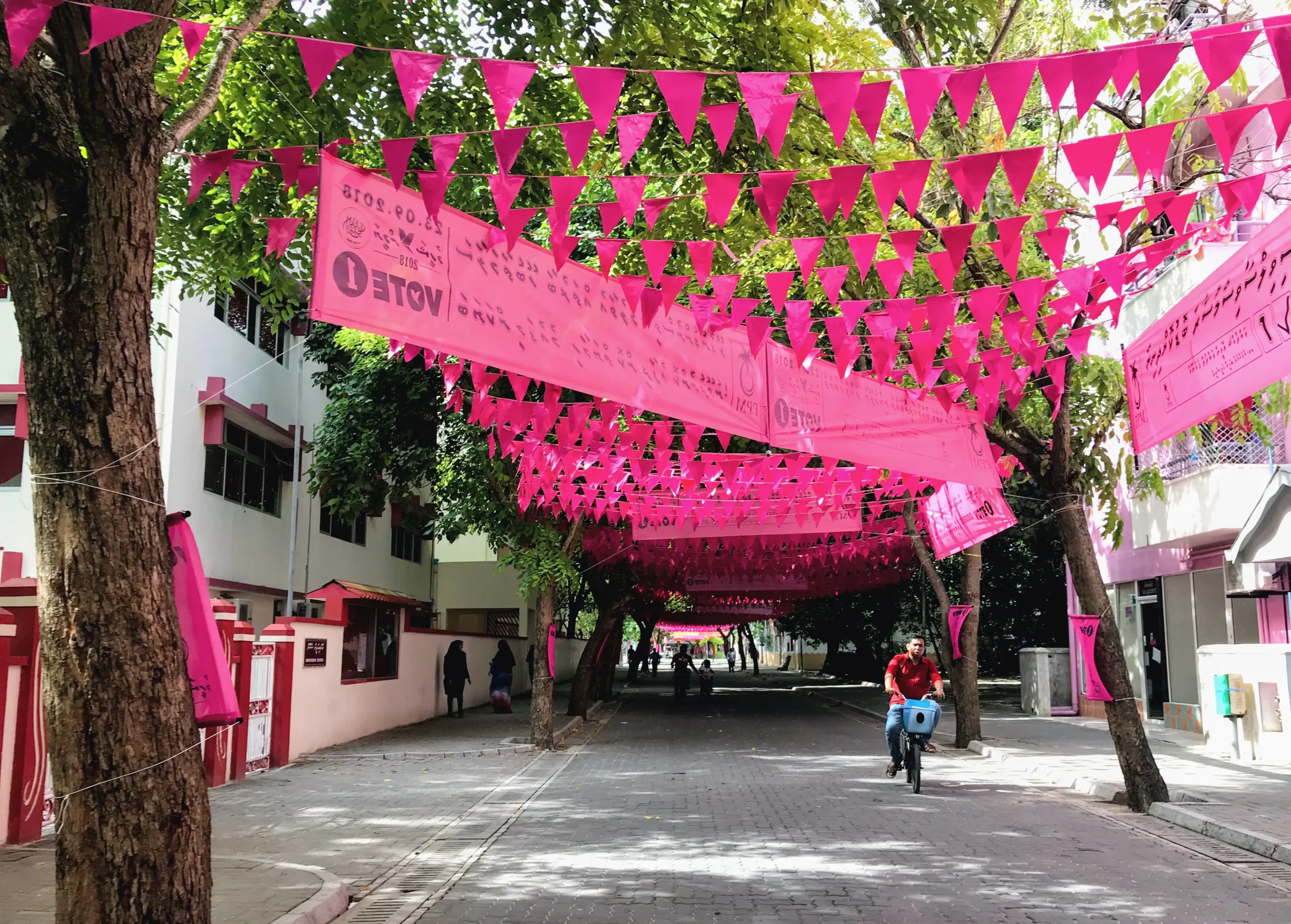 street-in-male-conch-holidays