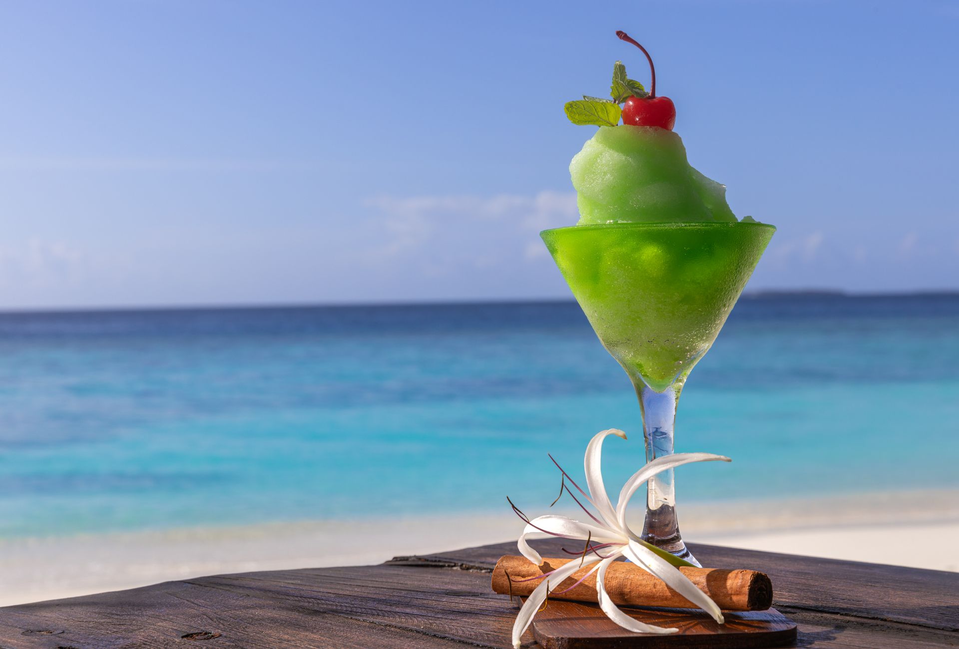 Albino Bar 5 - Adaaran Select Meedhupparu_Conch Holidays