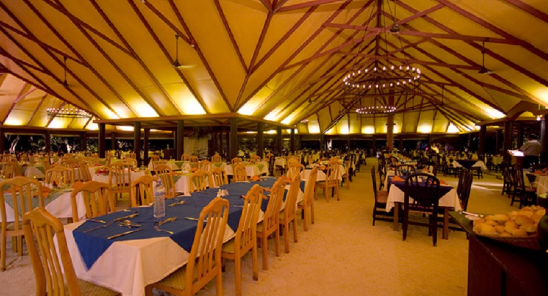 https://conchholidays.com/wp-content/uploads/2026/05/Banyan-Main-Restaurant-Adaaran-Hudhuran-fushi_Conch_holidays.jpg