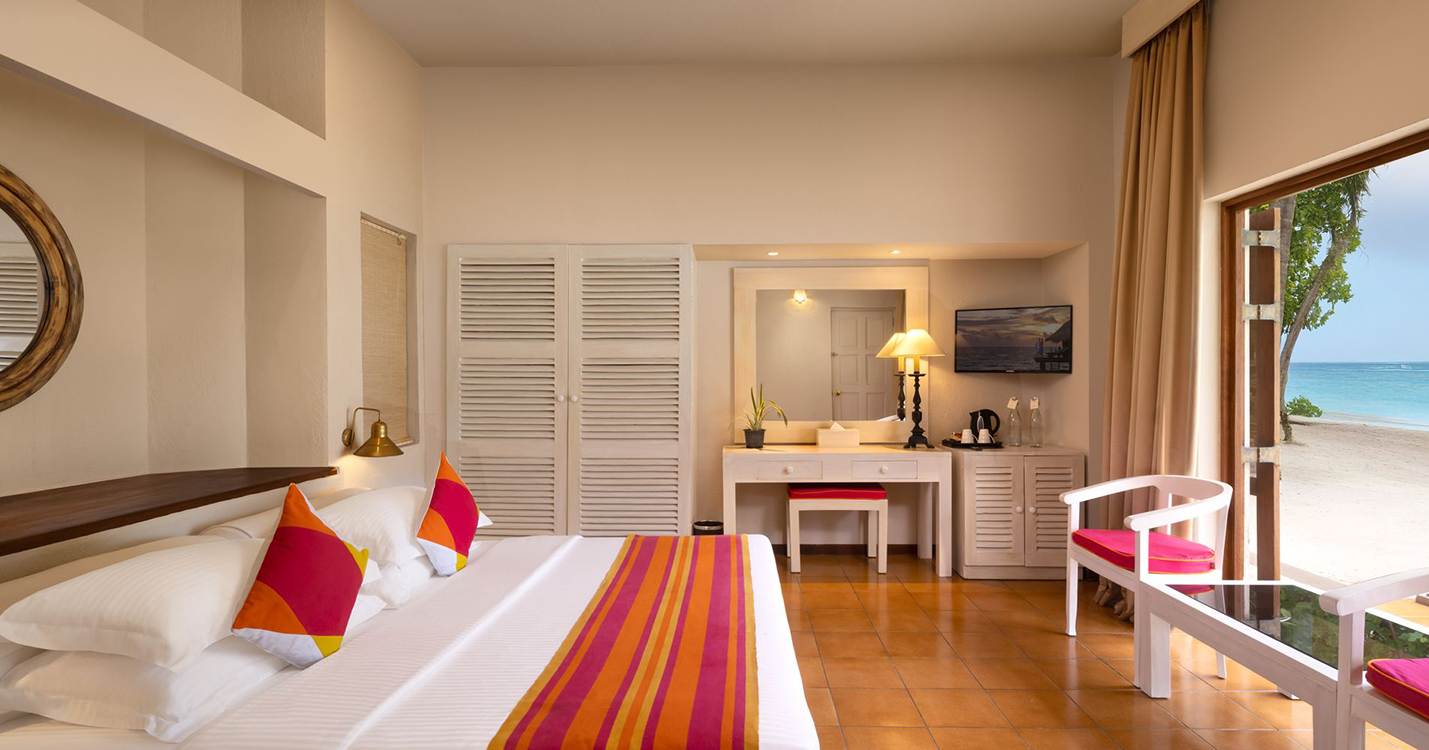 Classic Beach View Villa_bedroom interior_Adaaran Club Rannalhi_Conch Holidays