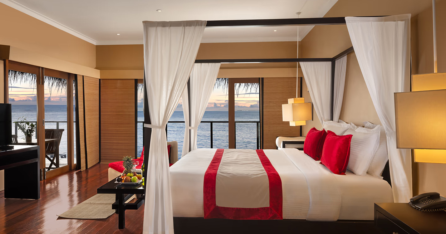 Conch Holidays_Adaaran Select Hudhuran Fushi - sunset ocean villa