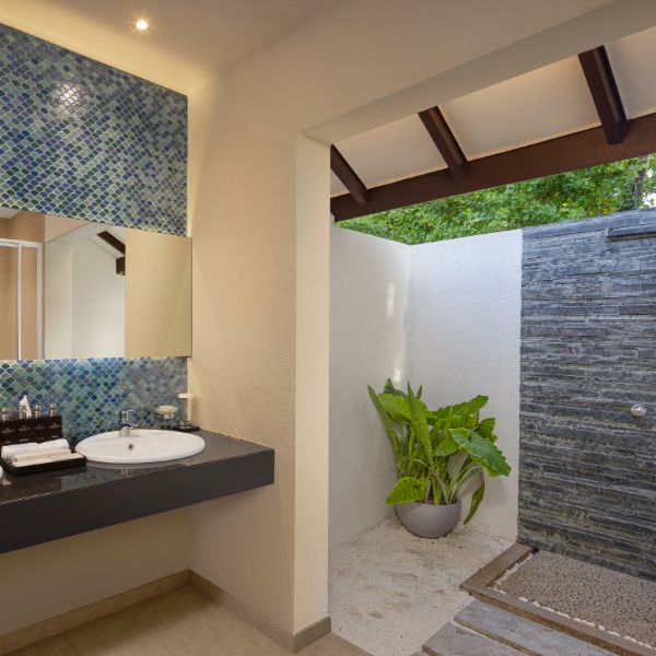 Deluxe Beach Villa - semi outdoor bathroom - Adaaran Select Meedhupparu - Conch Holidays