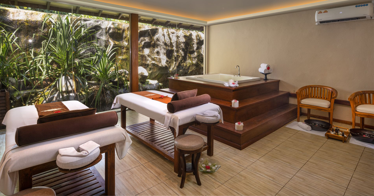 MANDARA-SPA-couples treatment room-Adaaran Select Meedhupparu_Conch Holidays_Maldives