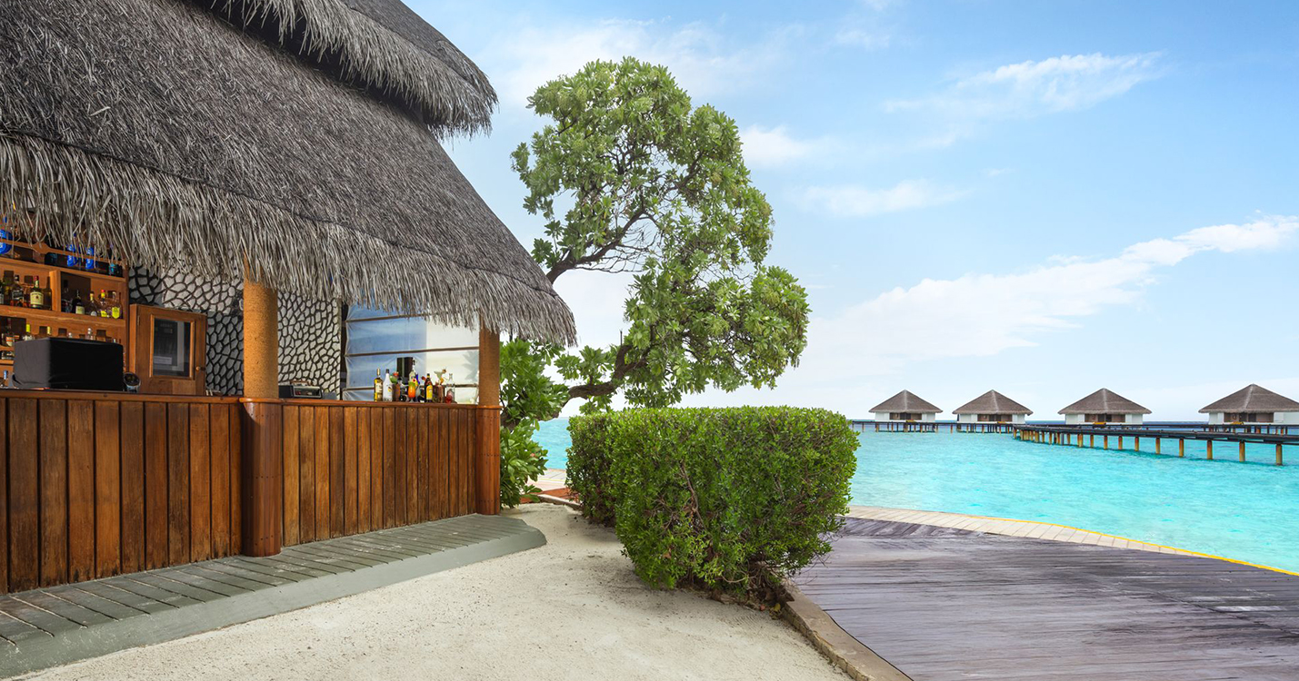 Nika bar_ocean views_Adaaran Club Rannalhi_Conch Holidays