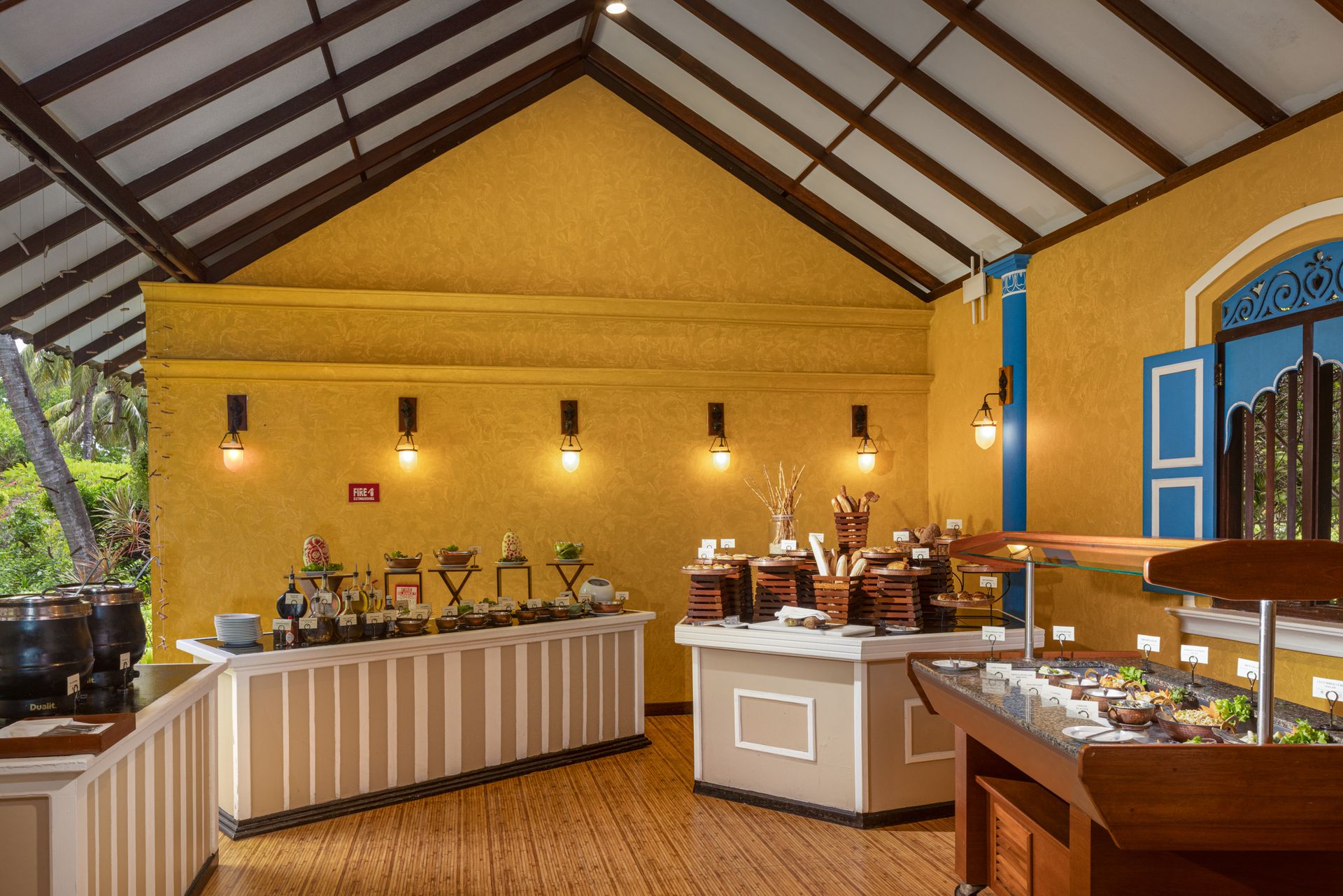 Sufura Restaurant 1 - Adaaran Select Meedhupparu_Conch Holidays