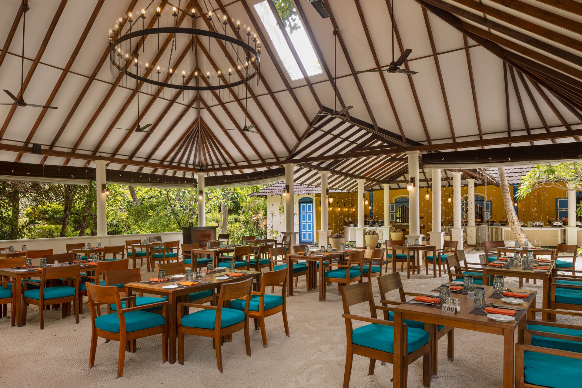 Sufura Restaurant 3 - Adaaran Select Meedhupparu_Conch Holidays