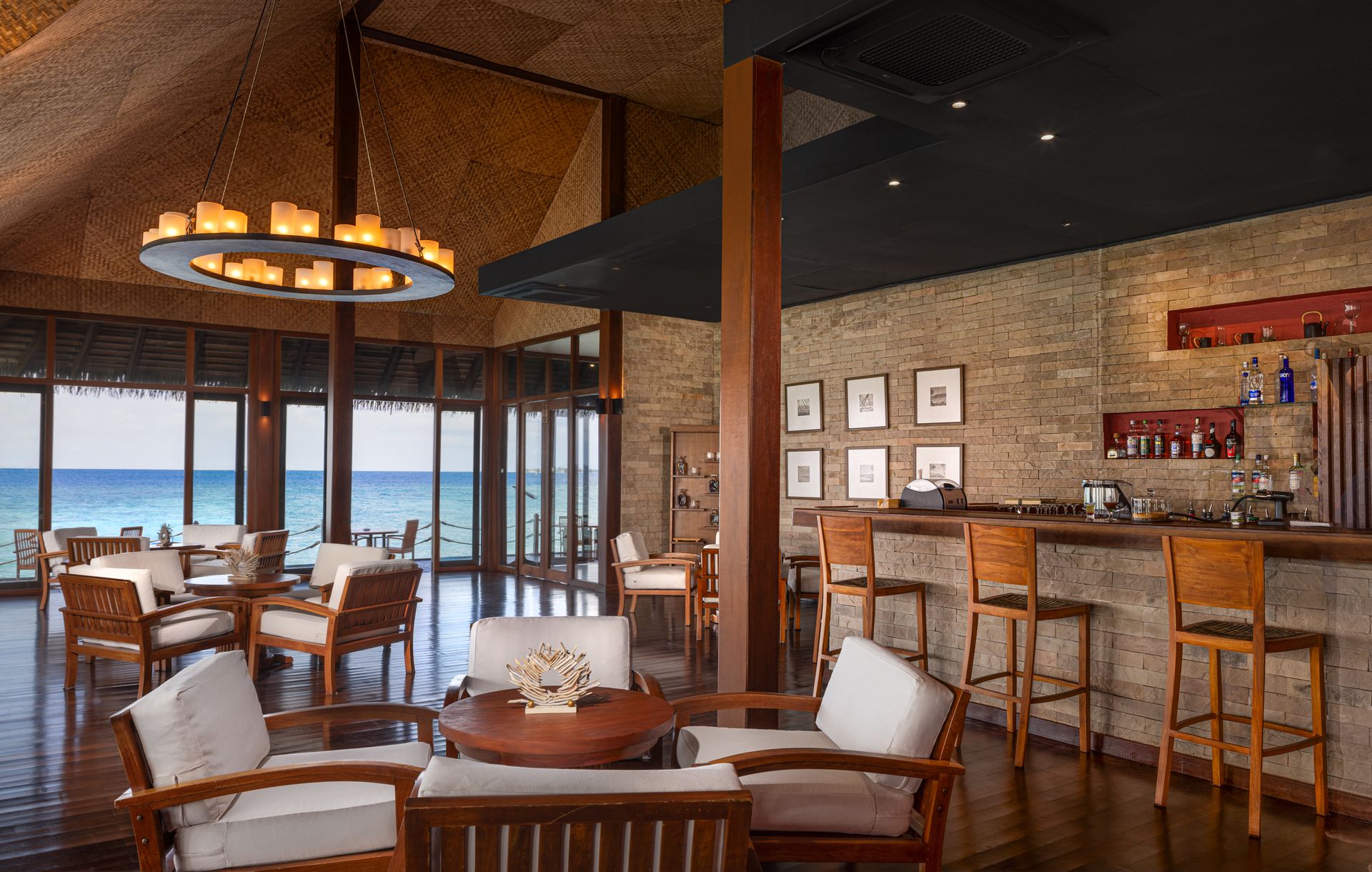 Water Villa Restaurant - Lounge area - Adaaran Select Meedhupparu_Conch Holidays
