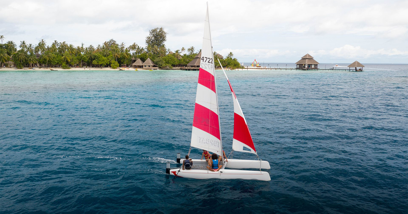 catamaran sailing_water sports_Adaaran Club Rannalhi_Conch Holidays