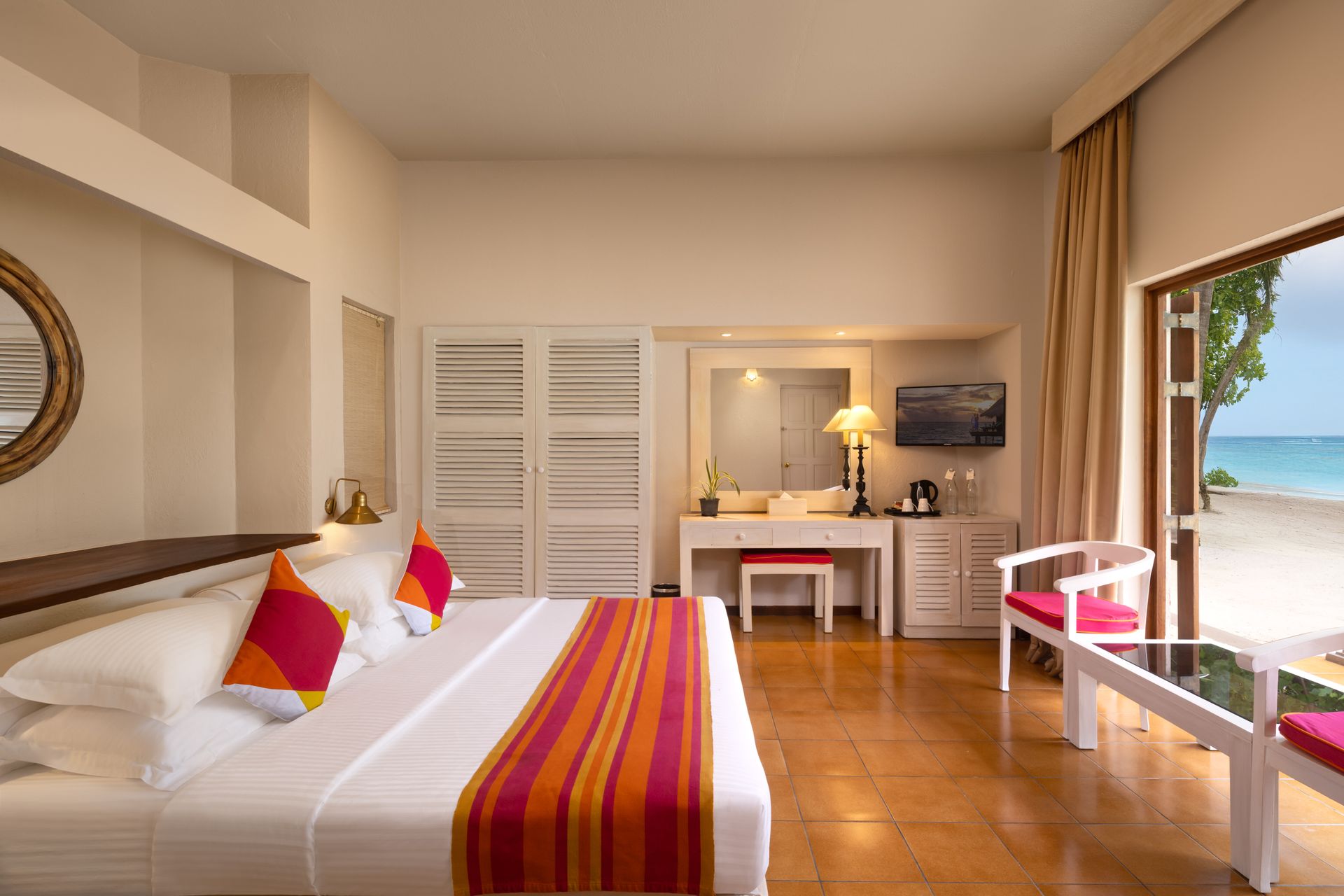 classic-beach-view-room_Bedroom interior_Adaaran Club Rannalhi_Conch Holidays