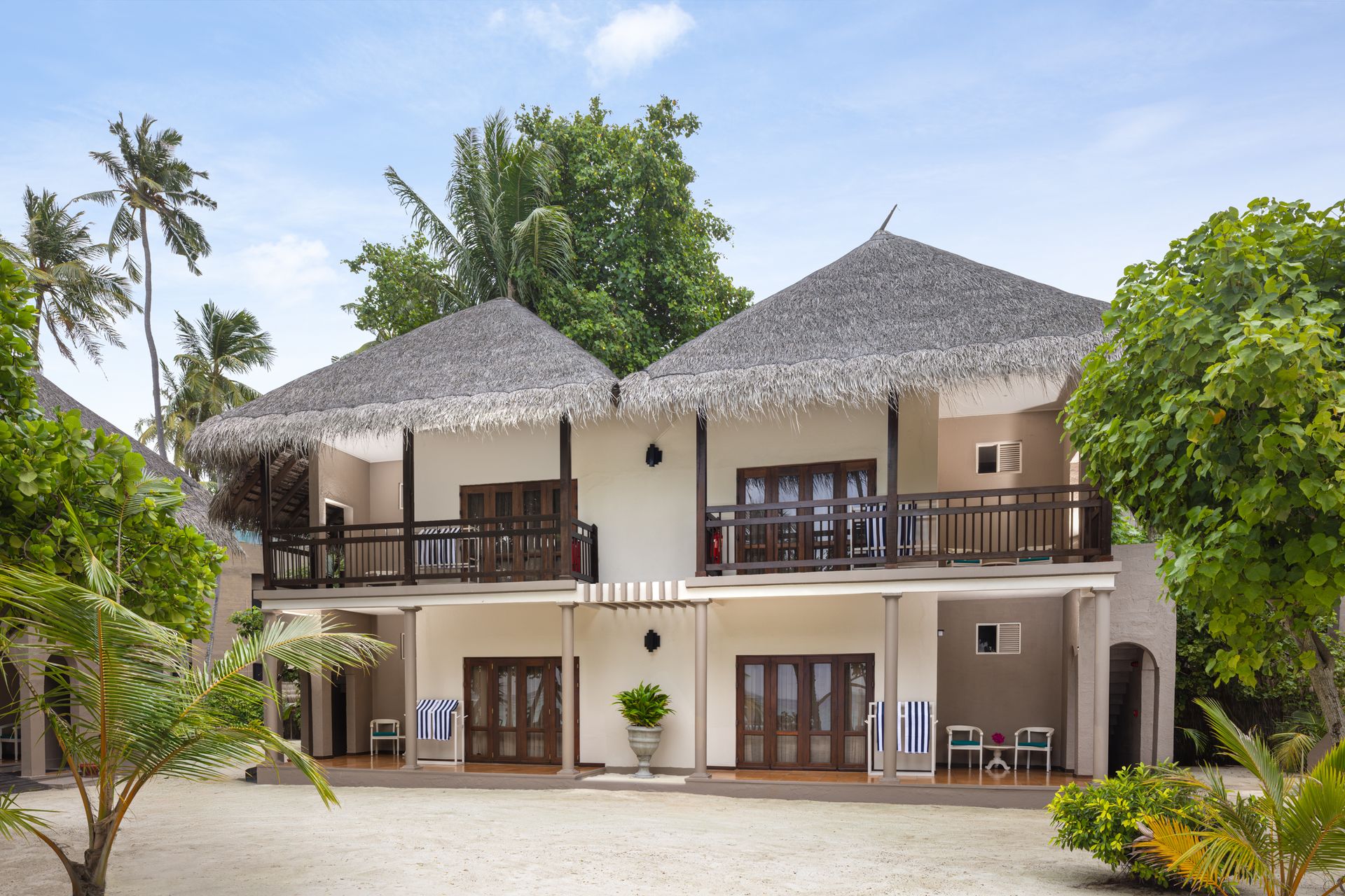 classic-beach-view-room_room block_Adaaran Club Rannalhi_Conch Holidays