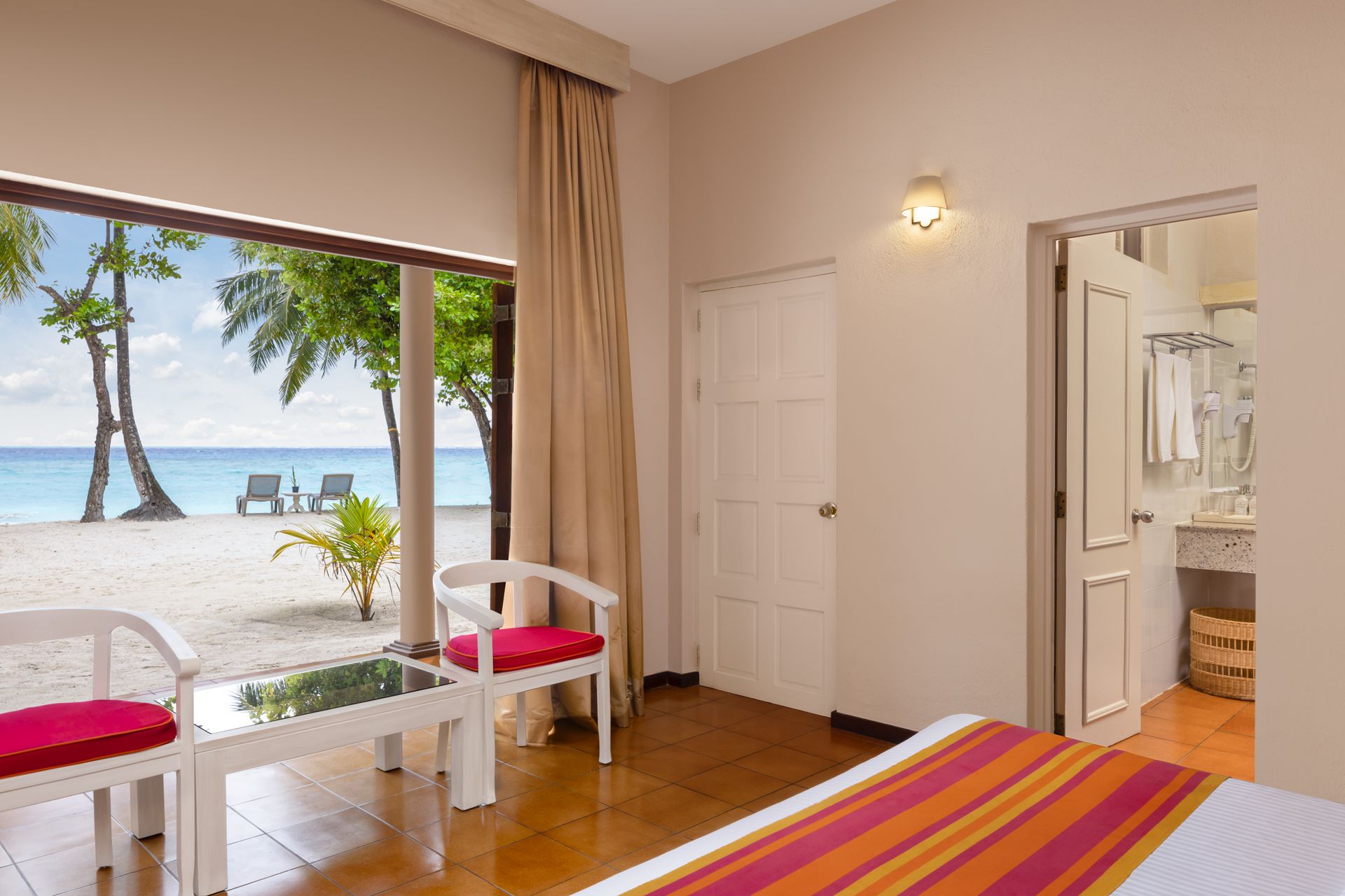 classic-beach-view-room_view from room_Adaaran Club Rannalhi_Conch Holidays
