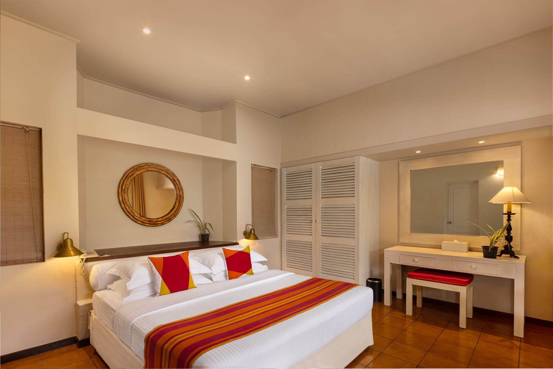 classic-ocean-view-room-bedroom interor_Adaaran Club Rannali_Conch Holidays