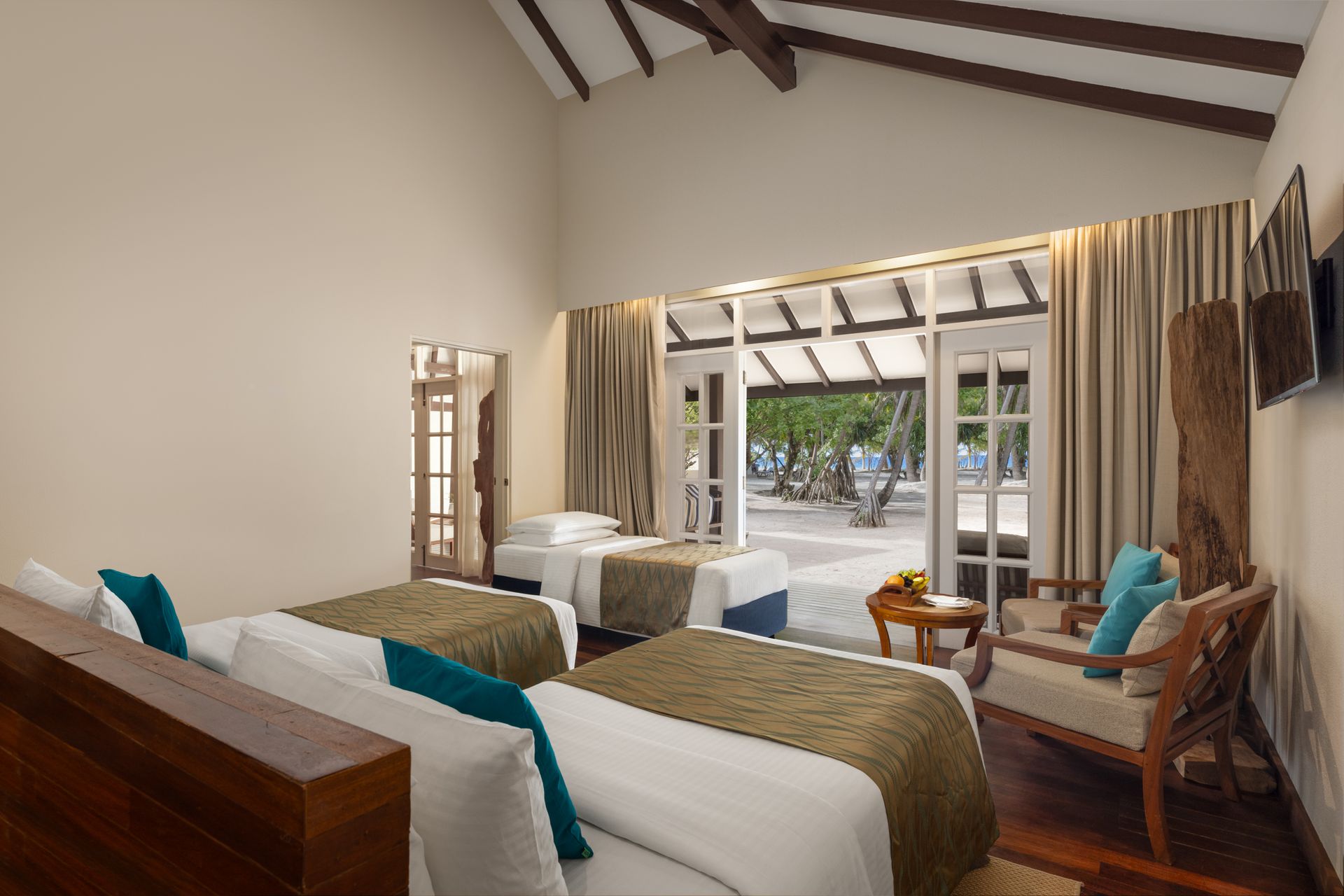 deluxe-family-beach-villa-childrens bedroom with extra bed_Adaaran Select Meedhupparu_Conch Holidays