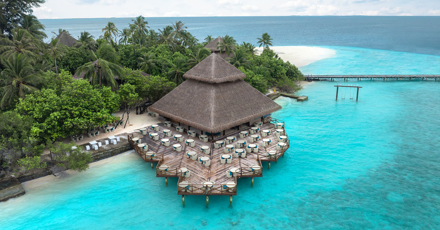 main bar-PAI-aerial_Adaaran Club Rannalhi_Conch Holidays
