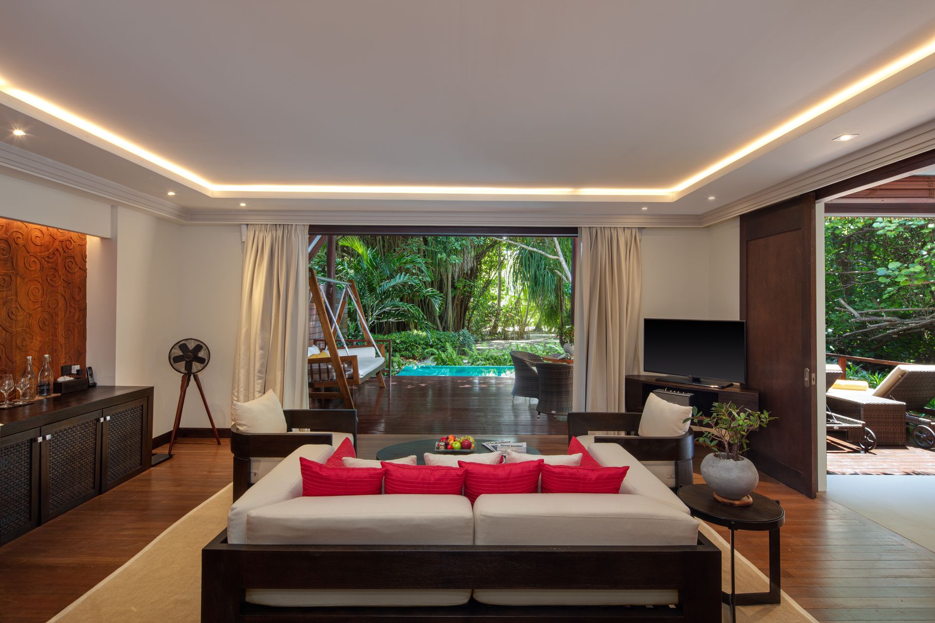meedhupparu-recidence-living room_Adaaran Select Meedhupparu_Conch Holidays