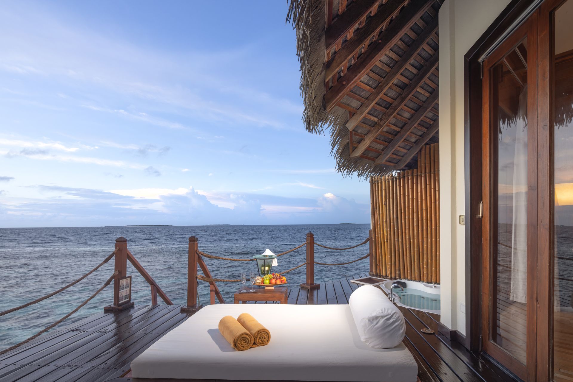 watervilla-sun-deck_jacuzzi-Adaaran Select Meedhupparu_Conch Holidays